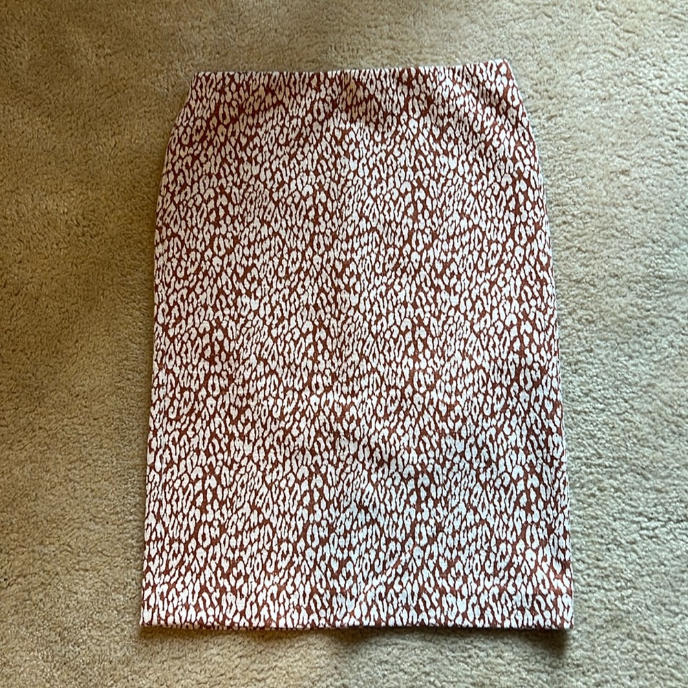 Long skirt with stretchy band around waist